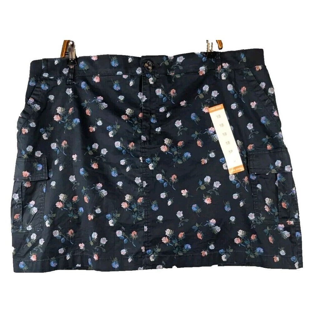 NWT-Carve Designs Floral Skort - Black Multi